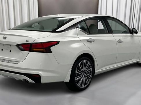 Certified 2023 Nissan Altima 2.5 SL FWD image 5