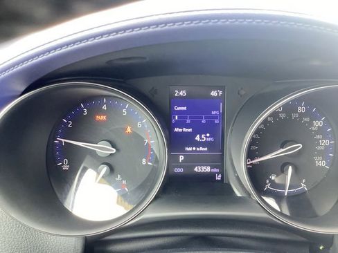 Used 2020 Toyota C-HR XLE FWD image 18
