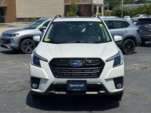 Used 2023 Subaru Forester Premium AWD/4WD image 2