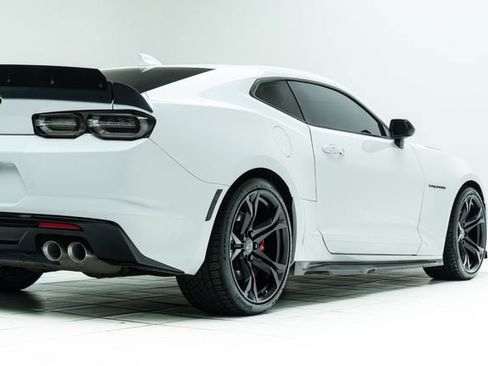 Used 2023 Chevrolet Camaro SS RWD image 13