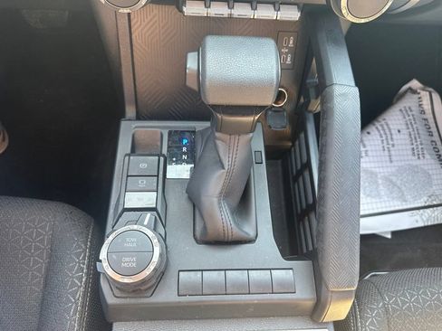 Used 2025 Toyota 4Runner SR5 AWD/4WD image 19