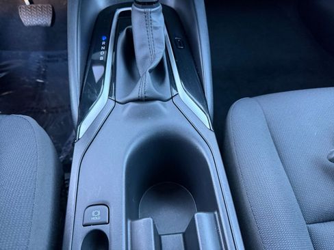 Used 2025 Toyota Corolla LE image 39