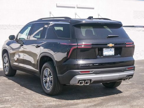 New 2026 Chevrolet Traverse LT w/ Driver Confidence Package AWD/4WD image 7