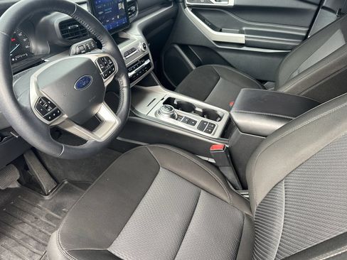 Used 2022 Ford Explorer XLT RWD image 9