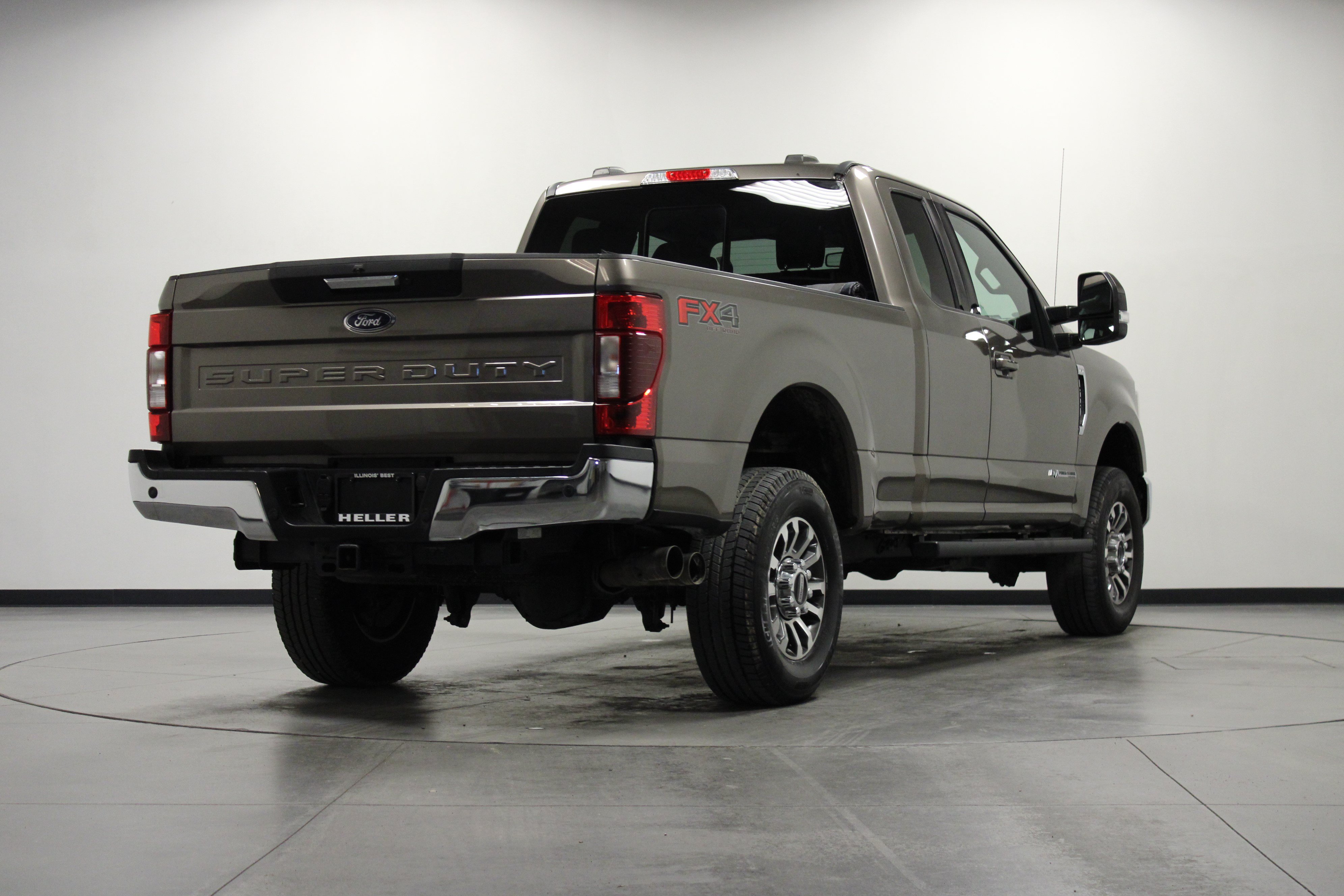 Used 2021 Ford F250 Lariat w/ Lariat Value Package AWD/4WD image 4