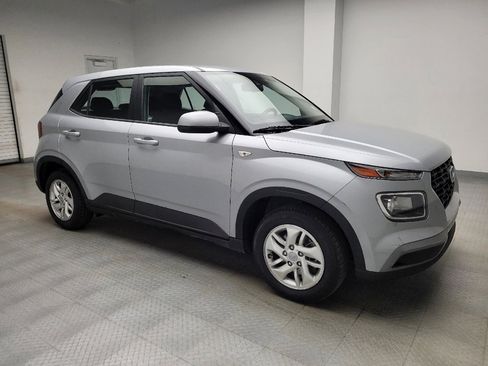 Used 2021 Hyundai Venue SE FWD image 11
