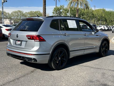 Used 2023 Volkswagen Tiguan SE R-Line FWD image 4