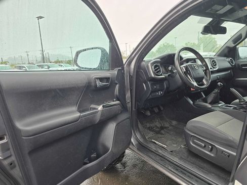 Used 2020 Toyota Tacoma TRD Sport AWD/4WD image 20