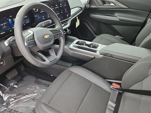 New 2026 Chevrolet Equinox EV LT image 7