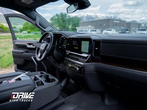 Used 2023 GMC Sierra 1500 Elevation image 19