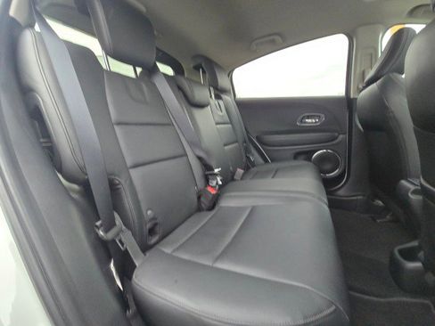 Used 2020 Honda HR-V Touring image 15