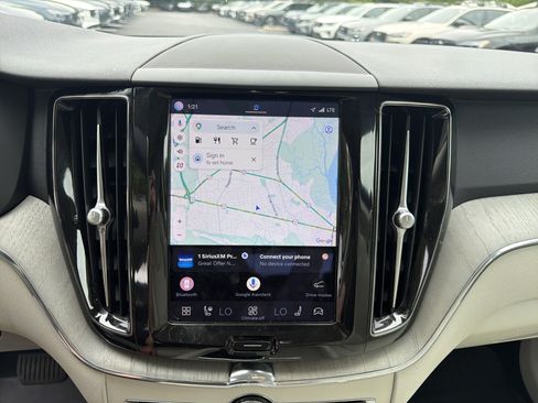 Certified 2023 Volvo XC60 B5 Plus w/ Climate Package AWD/4WD image 24