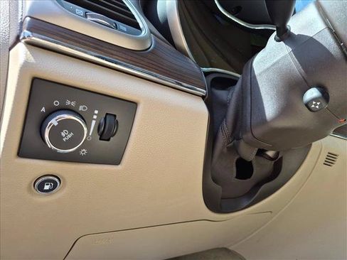 Used 2014 Jeep Grand Cherokee Overland AWD/4WD image 14