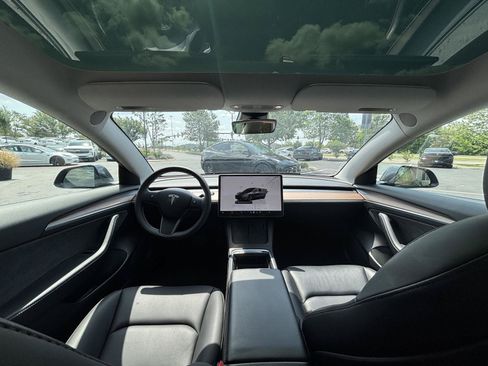 Used 2022 Tesla Model 3 Long Range AWD/4WD image 24