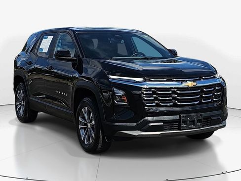 Used 2025 Chevrolet Equinox LT FWD image 3