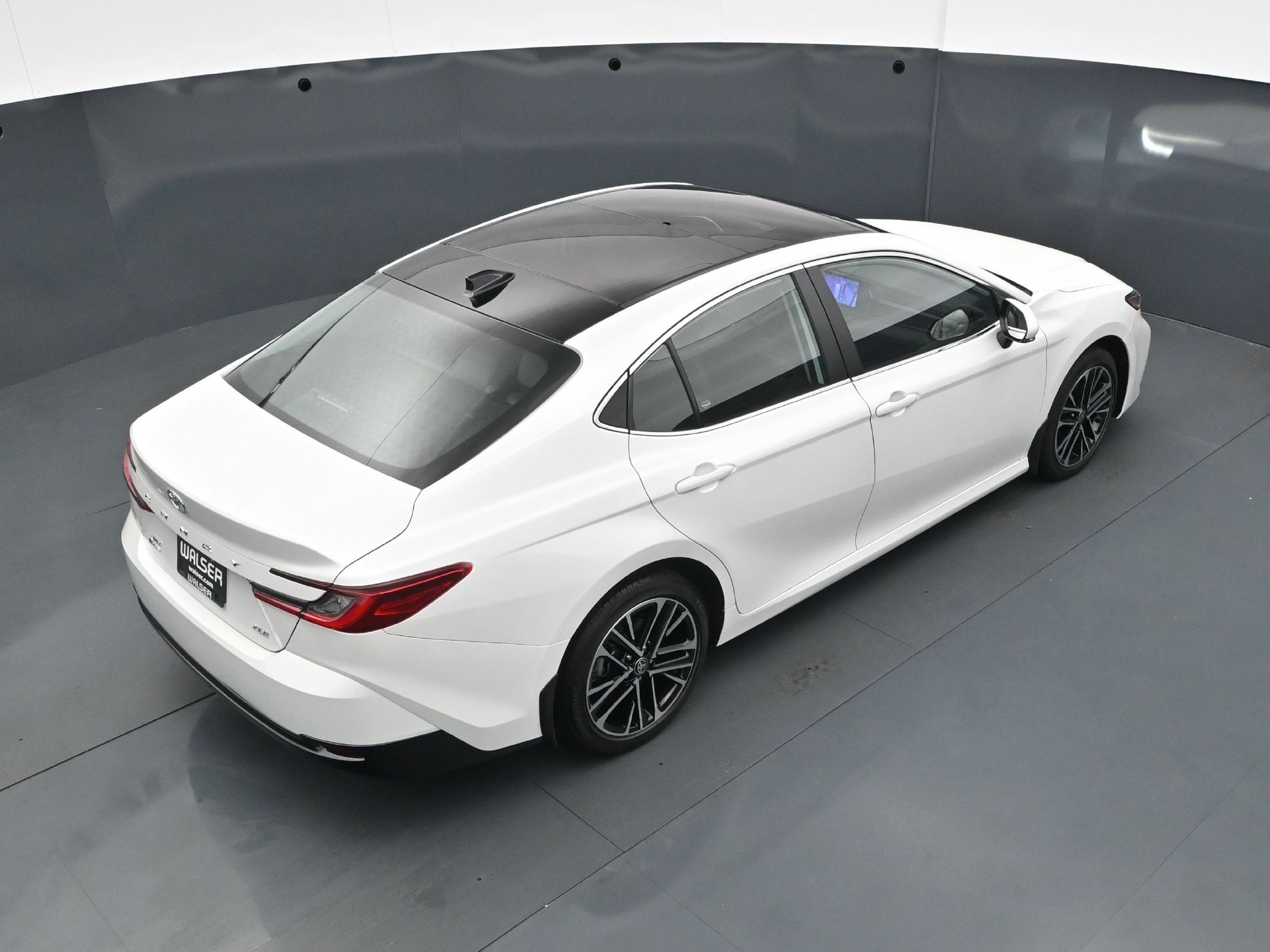 Used 2025 Toyota Camry XLE AWD/4WD image 39