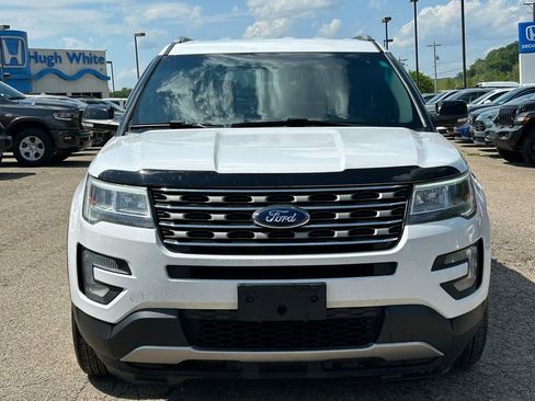 Used 2016 Ford Explorer XLT w/ Equipment Group 201A AWD/4WD image 2