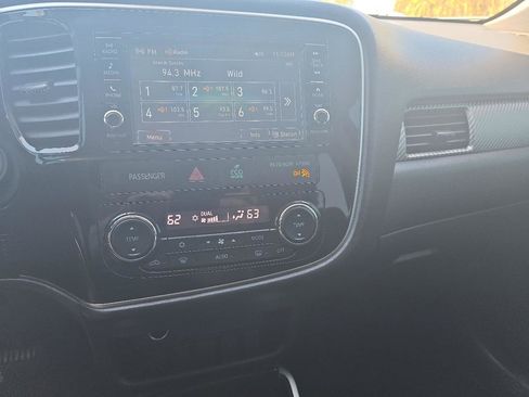 Used 2018 Mitsubishi Outlander ES FWD image 21