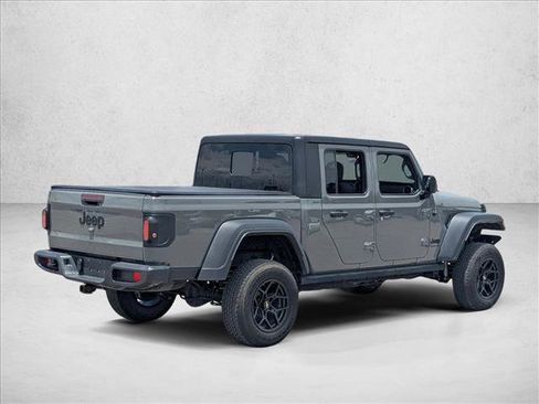 Used 2023 Jeep Gladiator Sport AWD/4WD image 5
