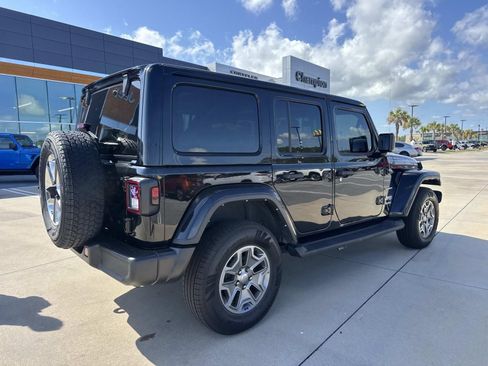 Used 2022 Jeep Wrangler Unlimited Sahara w/ Cold Weather Group image 7