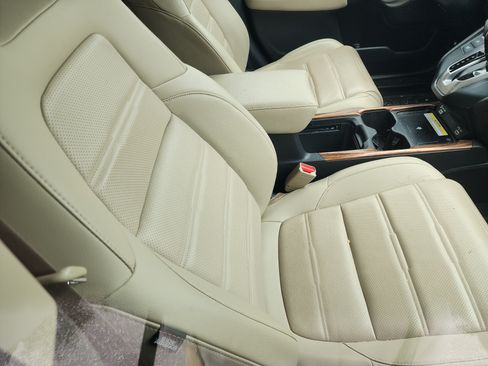 Used 2020 Honda CR-V Touring image 9