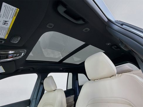 New 2025 Jeep Grand Cherokee Limited image 23