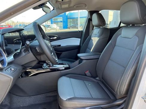 New 2026 Chevrolet Trax LT w/ Driver Confidence Package image 4