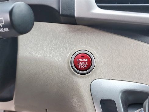 Used 2016 Honda Odyssey SE image 28