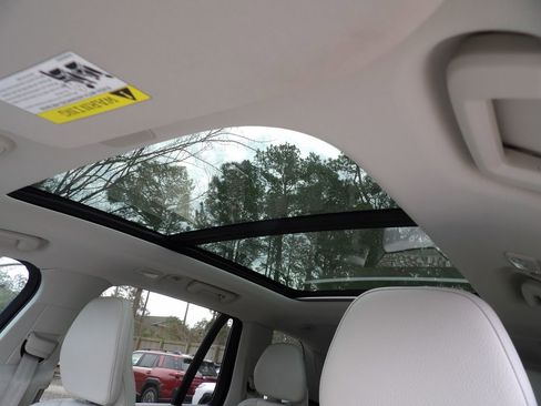 Certified 2024 Volvo XC90 B6 Plus w/ Protection Package Premier image 17