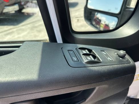 Used 2025 RAM ProMaster 2500 w/ Convenience Group FWD image 15