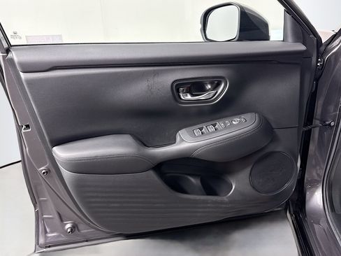 Used 2024 Honda HR-V EX-L image 11