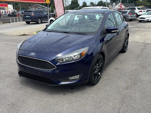Used 2016 Ford Focus SE w/ Equipment Group 201A FWD image 3