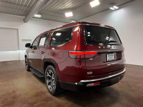 Used 2024 Jeep Wagoneer Series III AWD/4WD image 35