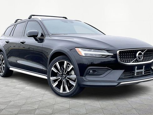 Used 2020 Volvo V60 T5 Cross Country w/ Protection Package Premier image 1