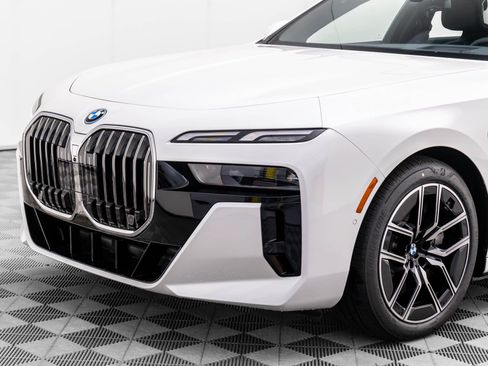 New 2025 BMW 750e xDrive AWD/4WD image 37