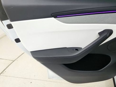 Used 2026 Tesla Model Y AWD image 43