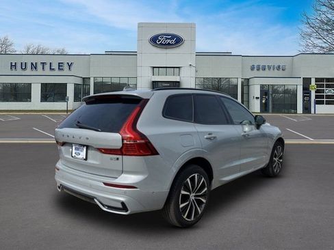 Used 2025 Volvo XC60 B5 Plus AWD/4WD image 4