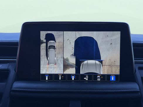 Used 2022 GMC Yukon XL SLT w/ SLT Luxury Package image 61