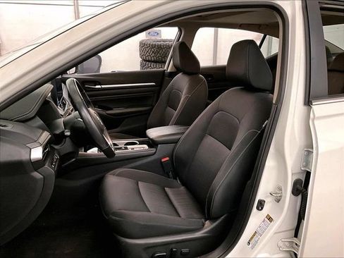 Used 2023 Nissan Altima 2.5 SV w/ SV Premium Package AWD/4WD image 24