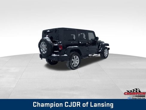 Used 2016 Jeep Wrangler Unlimited Rubicon w/ Connectivity Group image 5