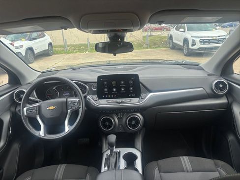 Used 2025 Chevrolet Blazer LT FWD image 34