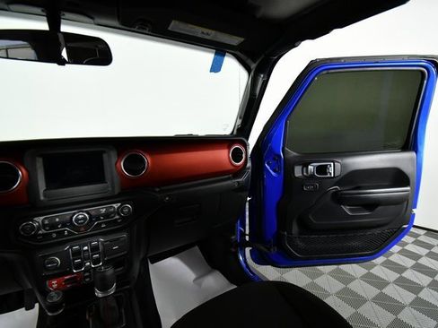 Used 2021 Jeep Gladiator Rubicon w/ Cold Weather Group image 20