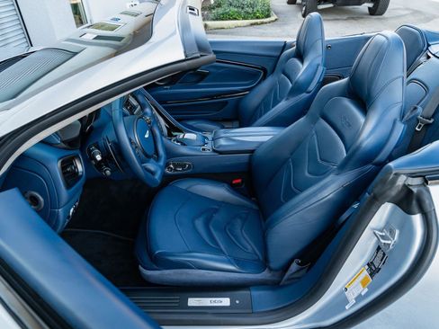 Used 2020 Aston Martin DBS Superleggera Volante RWD image 30