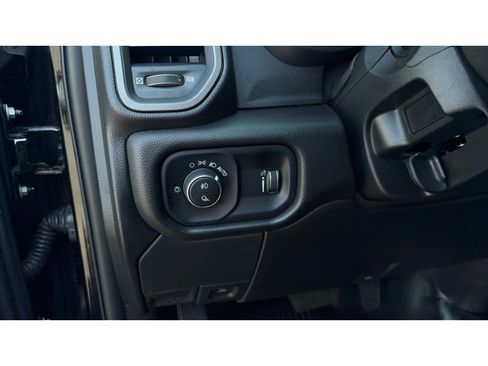 Used 2025 RAM 2500 Tradesman w/ Chrome Appearance Group AWD/4WD image 12