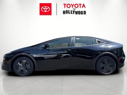 New 2026 Toyota Prius Plug-In Hybrid FWD image 9