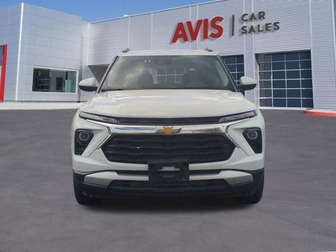 Used 2025 Chevrolet TrailBlazer LT AWD/4WD image 2