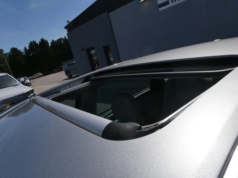 Used 2015 Toyota Avalon XLE Premium FWD image 10