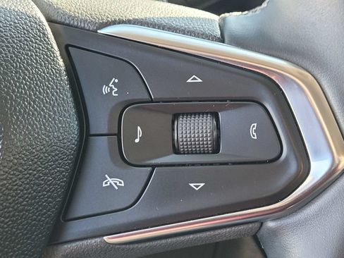 Used 2024 Chevrolet Trax LT w/ Driver Confidence Package FWD image 24