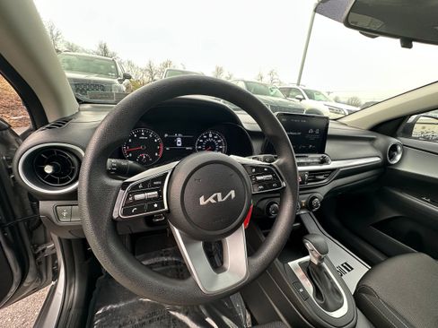 Used 2023 Kia Forte LXS image 28