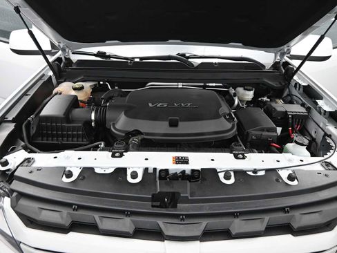 Used 2022 Chevrolet Colorado LT w/ LT Convenience Package image 21